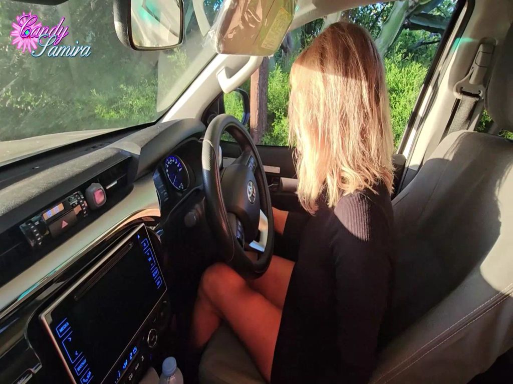 sexy foto nr. 1 von Der süße Autoverkäufer!