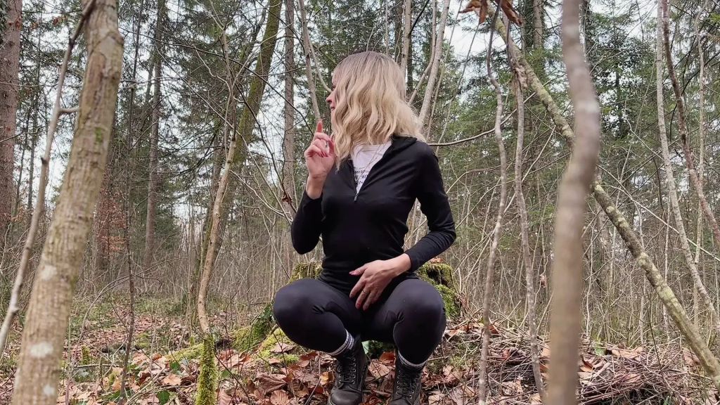 sexy foto nr. 1 von Wurde ich gesehen!? MUTPROBE! Im Wald… 😳