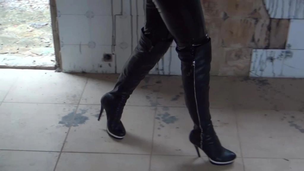 Vorschaubild 2 zum Video „Geil in Lack“