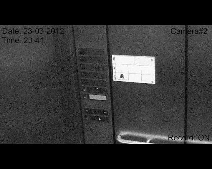 Vorschaubild 1 zum Video „ANALGEIL IM FAHRSTUHL“