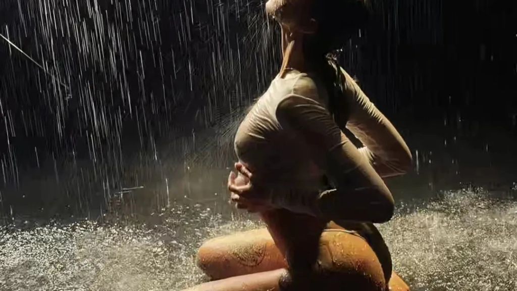 Vorschaubild zum Video „Heißer Wasserspaß“ von Helena