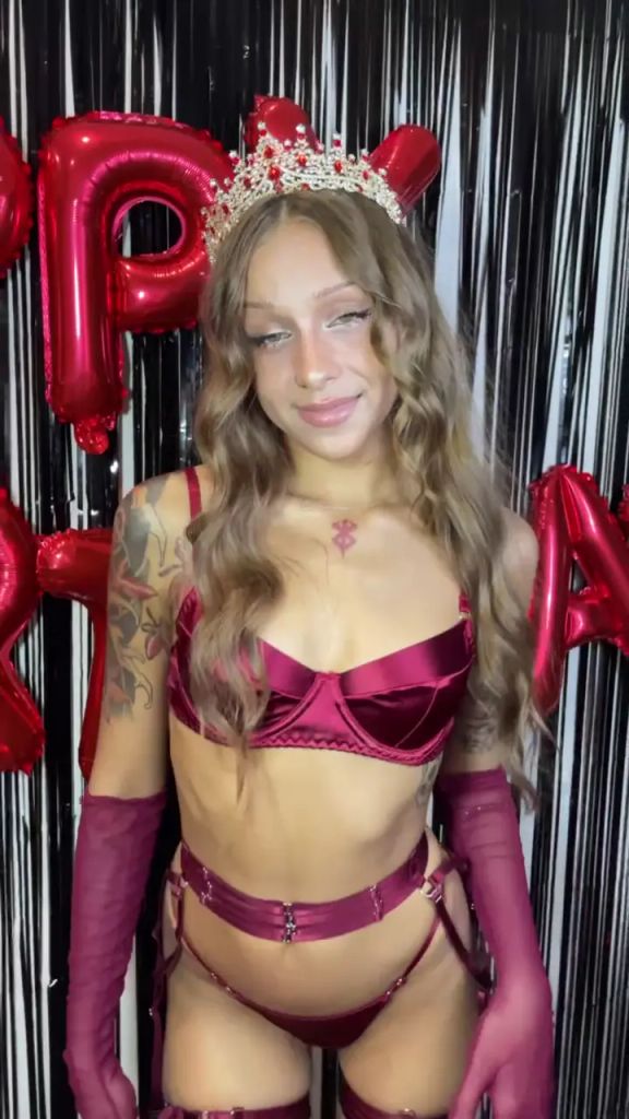 Vorschaubild 8 zum Video „Geburtstag“