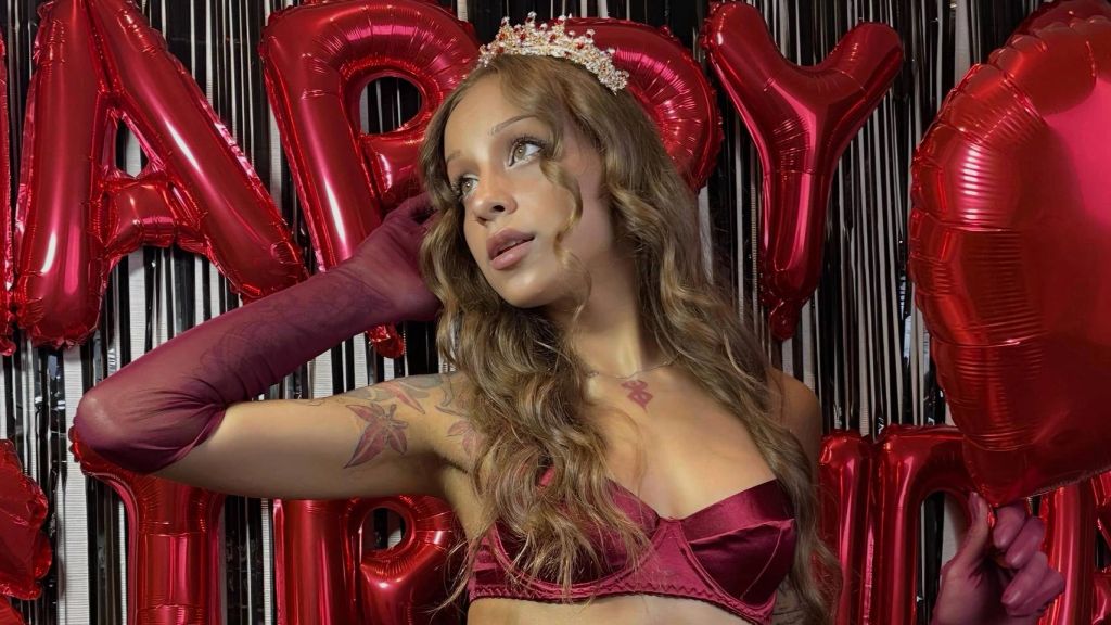 Vorschaubild zum Video „Geburtstag“ von Helena