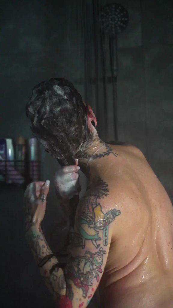 sexy foto nr. 1 von Hot shower 🔥Solo