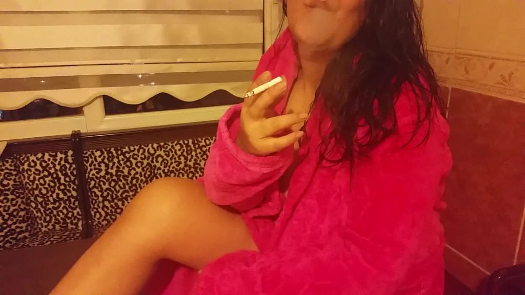 sexy foto nr. 1 von Türkin Derya in der Küche