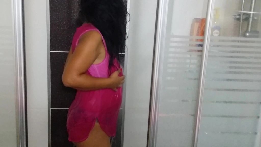Voyeur im Badezimmer Teil 1