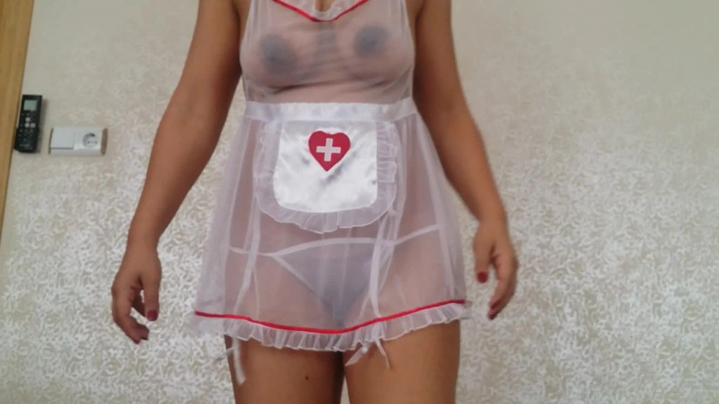 Derya in weissen Dessous