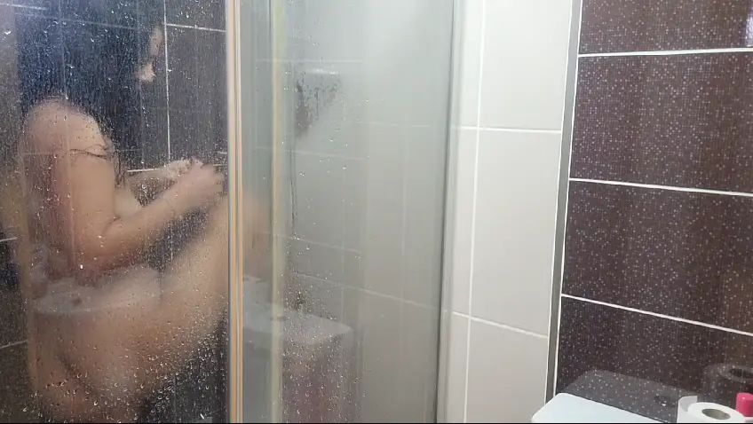 sexy foto nr. 6 von Duschvergnügen mit Derya