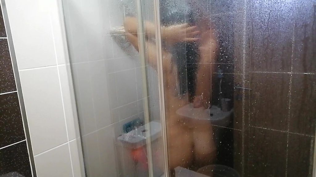sexy foto nr. 6 von Voyeur im Badezimmer Teil 3