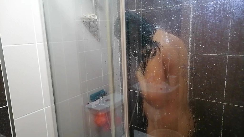 sexy foto nr. 7 von Voyeur im Badezimmer Teil 3