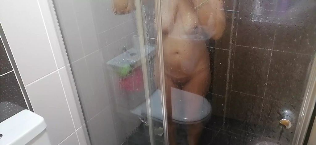sexy foto nr. 3 von Voyeur im Badezimmer 4