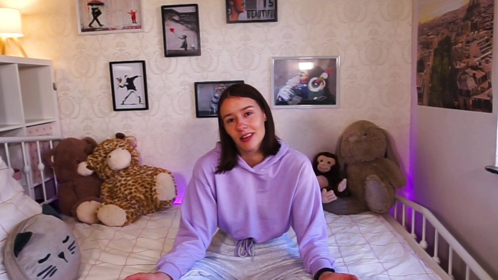 sexy foto nr. 3 von Mein erstes Mal Nackt, direkt aus meinem Zimmer :)