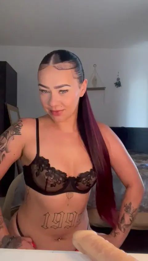 sexy foto nr. 1 von feuchter handjob