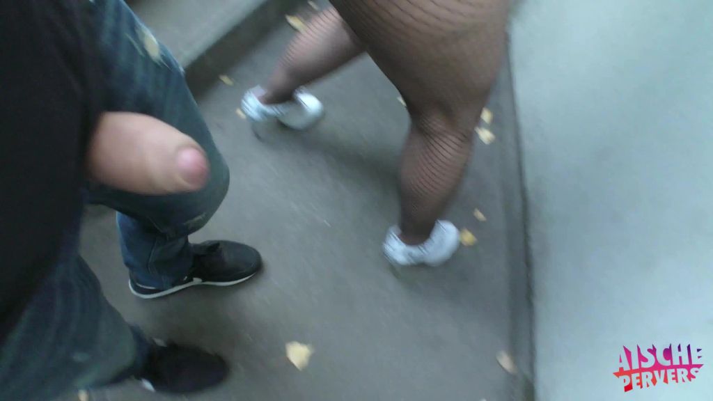 sexy foto nr. 10 von AUF DER VENUS Von Spannern verfolg, gefickt und vollgespritz