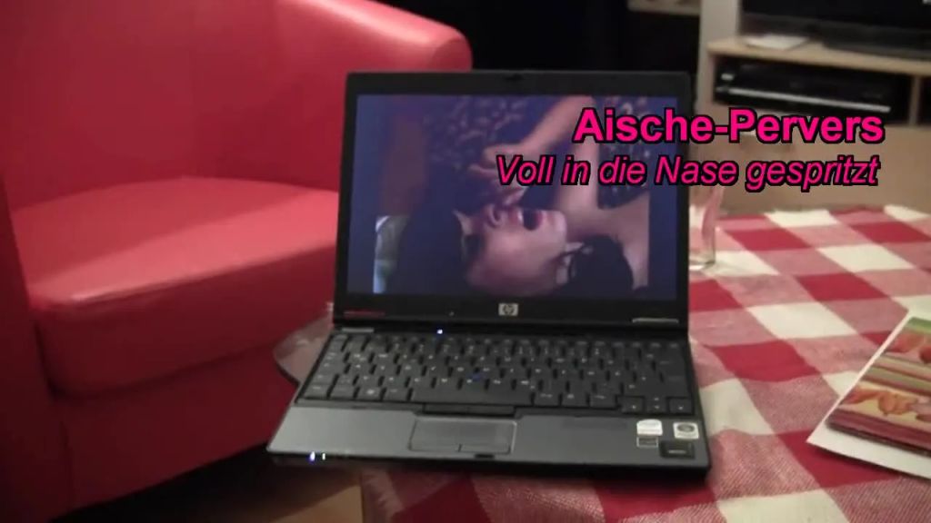 Spermasüchtig: IN DIE NASE GESPRITZT !!!