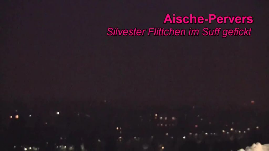 sexy foto nr. 1 von Silvester Flittchen auf der Party im Suff gefickt