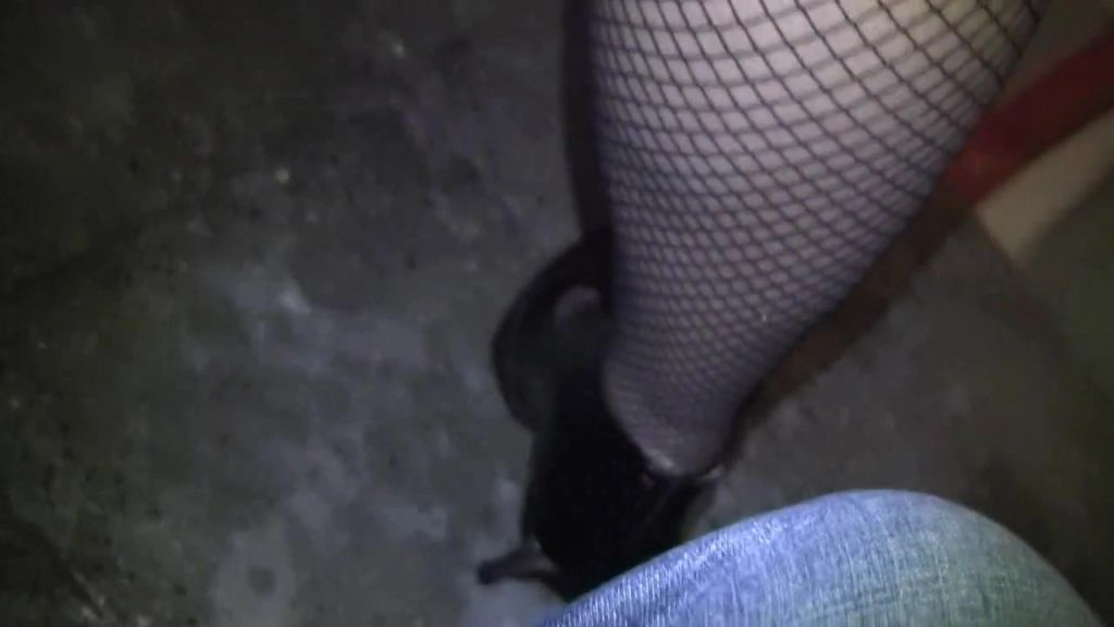 sexy foto nr. 7 von Silvester Flittchen auf der Party im Suff gefickt