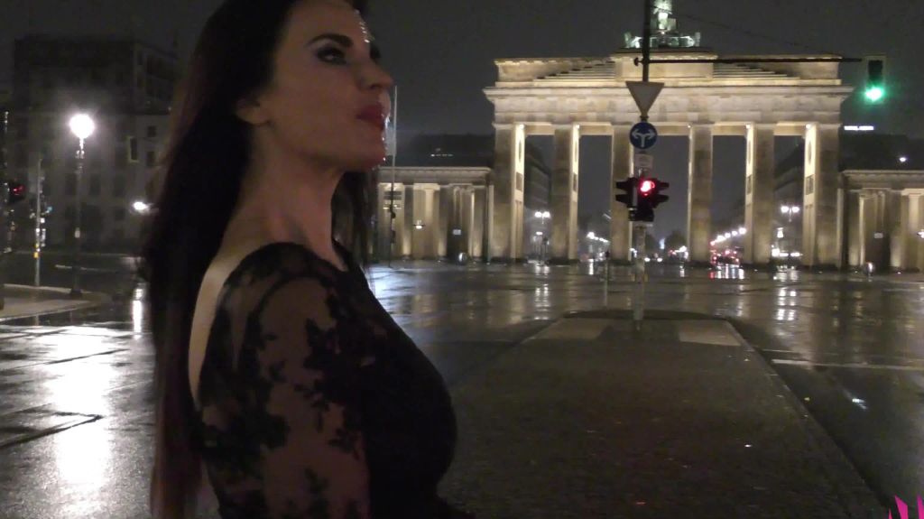 PERVERS - Mitten in der Innenstadt!