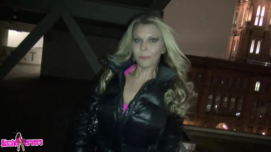 sexy foto nr. 3 von Arschficküberfall am Weihnachtsmarkt