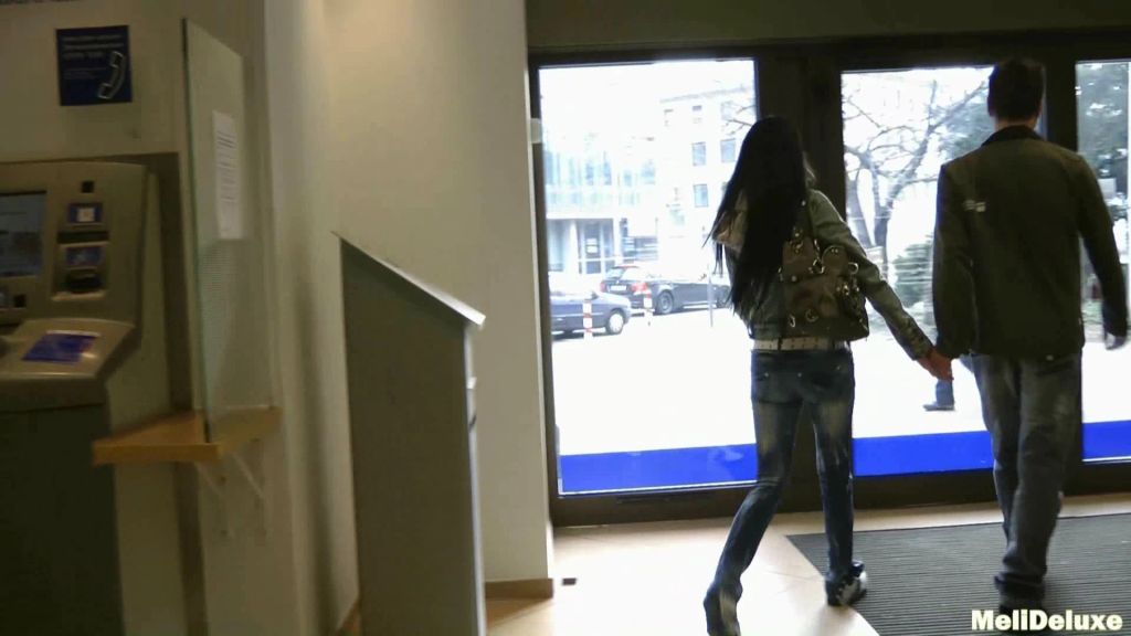 sexy foto nr. 3 von Bei der Deutschen Bank