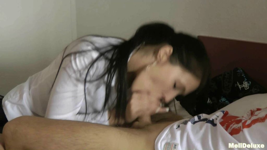 sexy foto nr. 5 von 18 Jähriger von notgeiler Hotelchefin benutzt