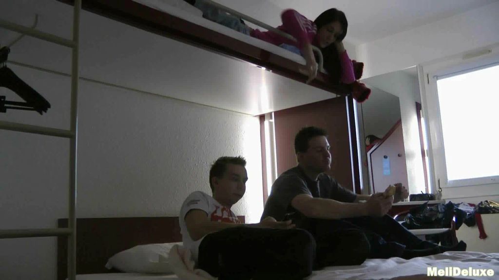 sexy foto nr. 1 von 3er Sex in der Hostel