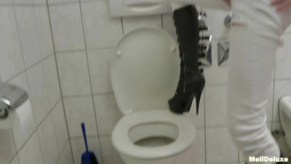 sexy foto nr. 3 von Leck auf du Piss Hure