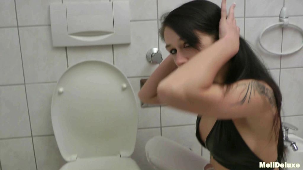 sexy foto nr. 4 von Leck auf du Piss Hure