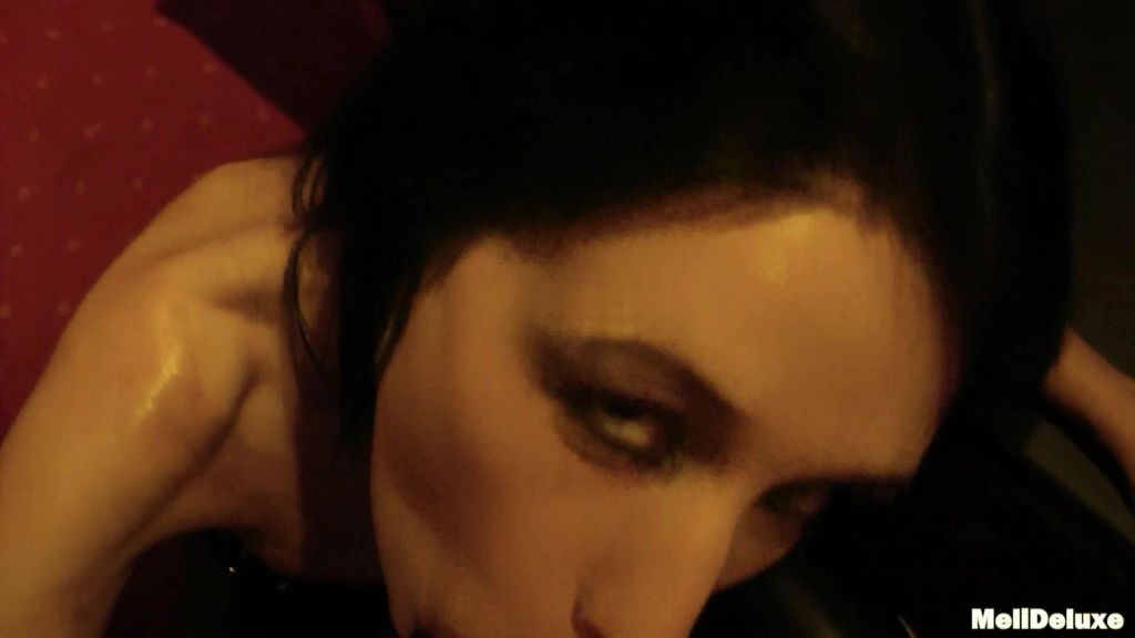 sexy foto nr. 5 von Frivol in der Umkleide geblasen (POV)