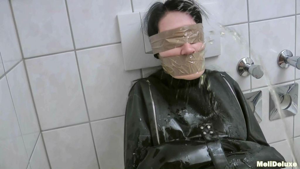 sexy foto nr. 3 von Ferkelchen als Toilettensau benutzt