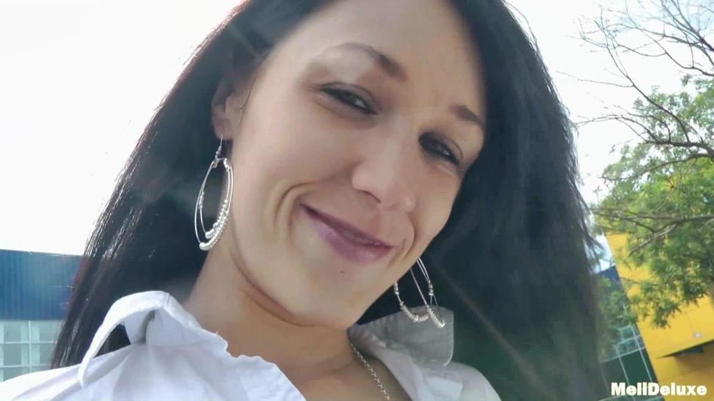 sexy foto nr. 2 von Süßen Jungspritzer beim Baumarkt abgewichst