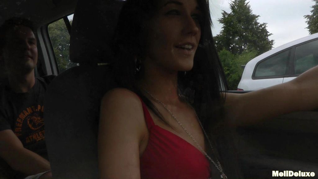 sexy foto nr. 3 von Skandal ! Sex auf der öffentlichen Autobahn