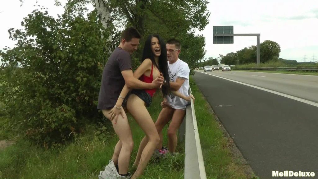 sexy foto nr. 9 von Skandal ! Sex auf der öffentlichen Autobahn