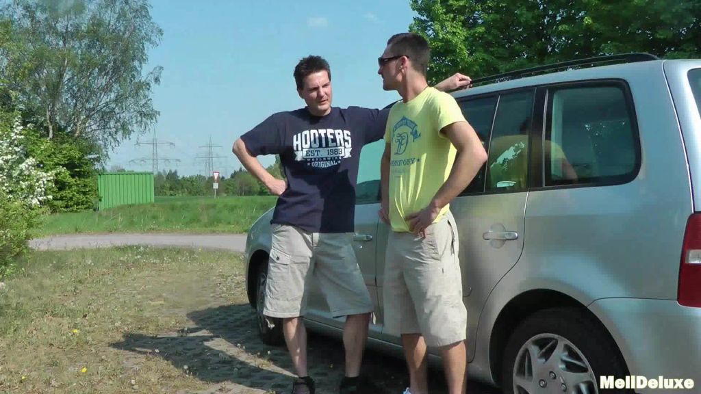 sexy foto nr. 1 von Riskanter Sex mit zwei Bi-Boys
