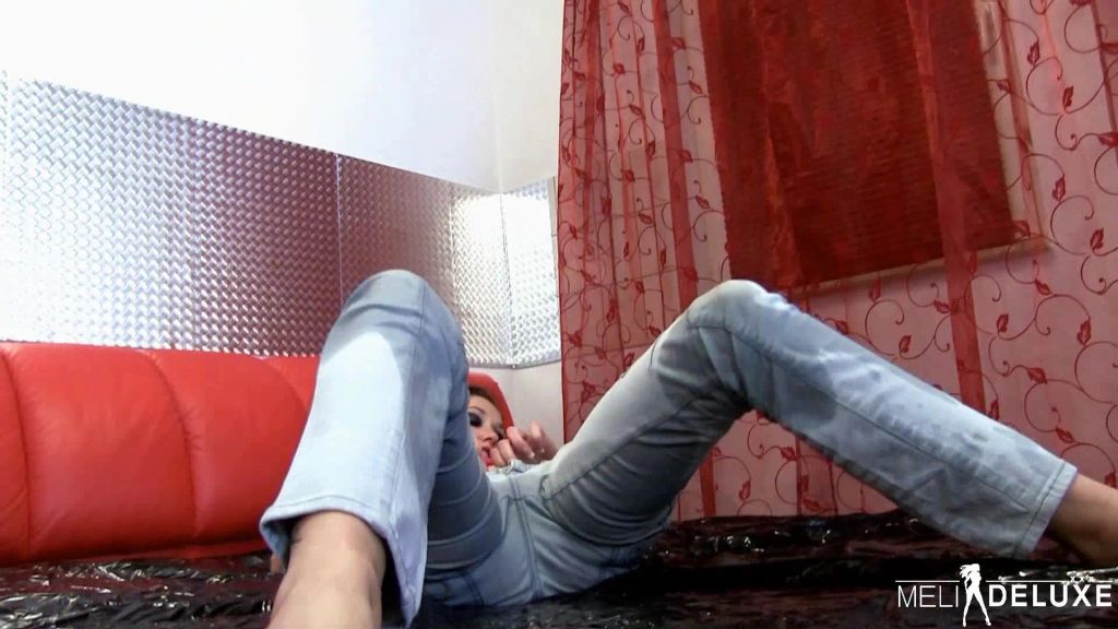 sexy foto nr. 7 von Dirty in die Jeans gepisst