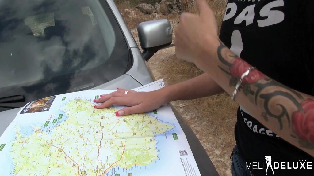 sexy foto nr. 2 von Dreist! Mallorca Schlampe Public ausgenutzt