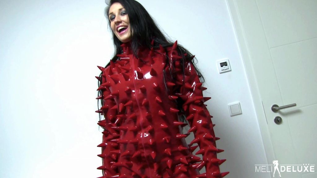 sexy foto nr. 2 von Latex Fickdoll reitet deinen Sack leer