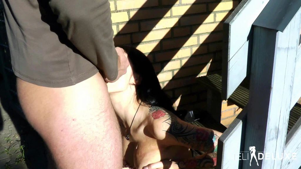sexy foto nr. 5 von Outdoor Blowjob mit Besamung