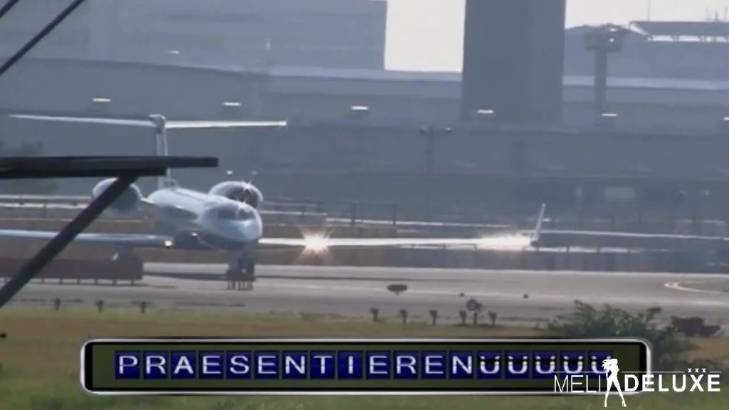 sexy foto nr. 1 von Krass! Pilot fickt unsere Fotzen