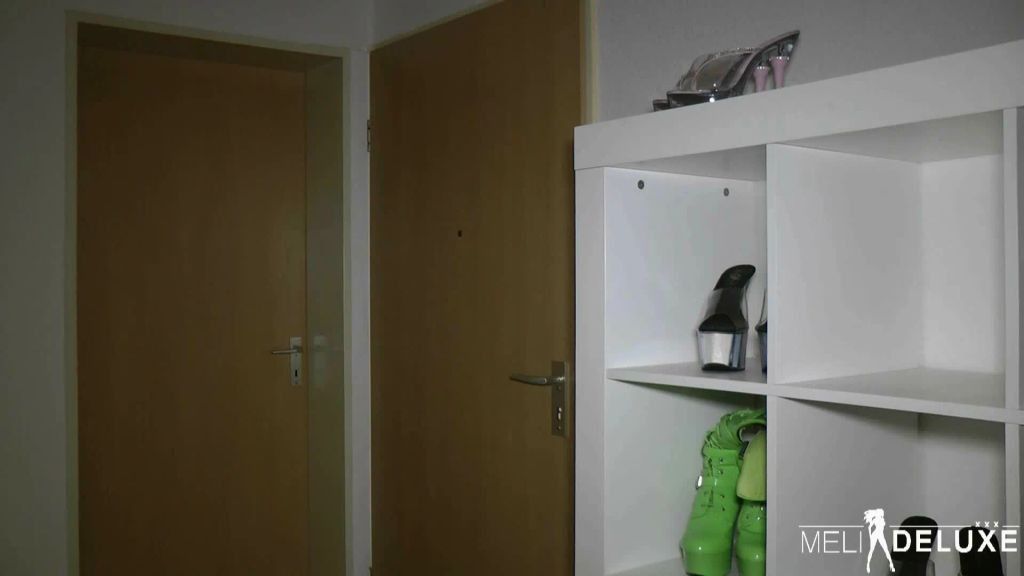 sexy foto nr. 1 von 19 Jährigen im Bordell gefickt