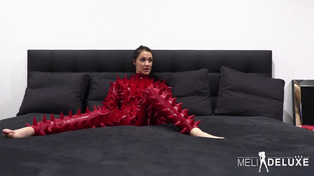 sexy foto nr. 1 von Latex Catsuit Schlampe hart gefickt und vollgespritzt