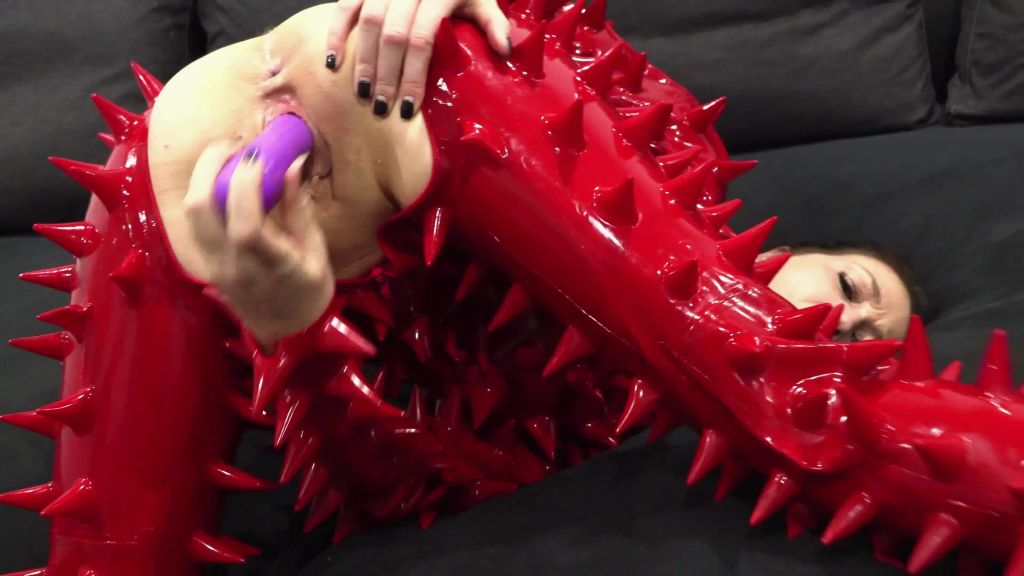 sexy foto nr. 8 von Latex Schlampe in Action! Vor Geilheit extrem ausgelaufen