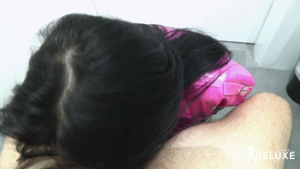 sexy foto nr. 3 von Ich blase deinen prall gefüllten Schwanz leer