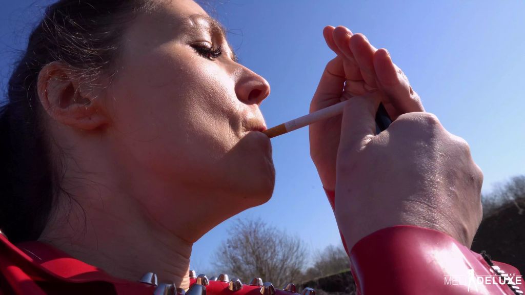 sexy foto nr. 7 von Smoking Fetish | Schau mir beim rauchen zu & wichs ihn hart