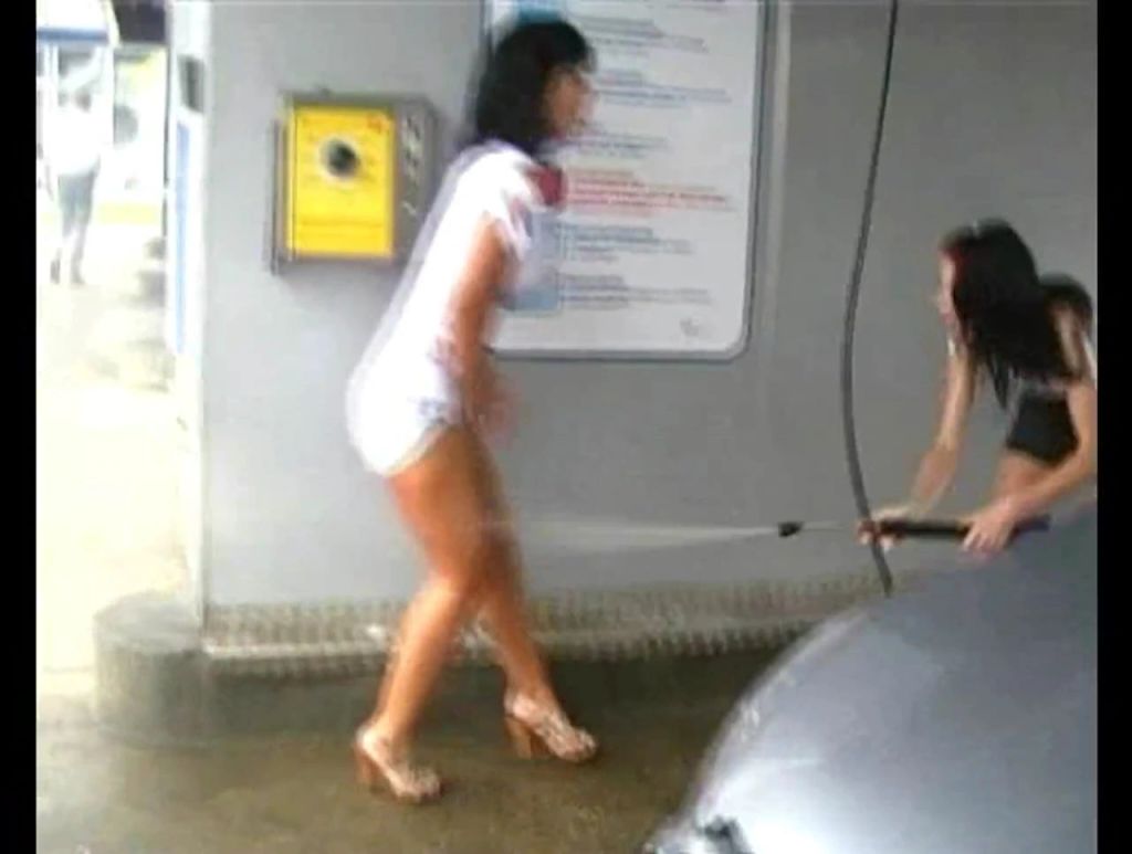 sexy foto nr. 9 von Carwash in Public