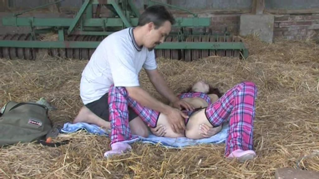 sexy foto nr. 4 von 2 Bauern suchen FickStute