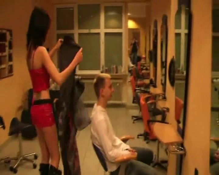 sexy foto nr. 2 von Dirty Blowjob beim Friseur