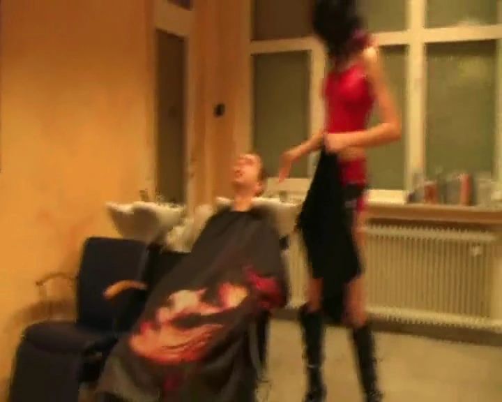 sexy foto nr. 3 von Dirty Blowjob beim Friseur