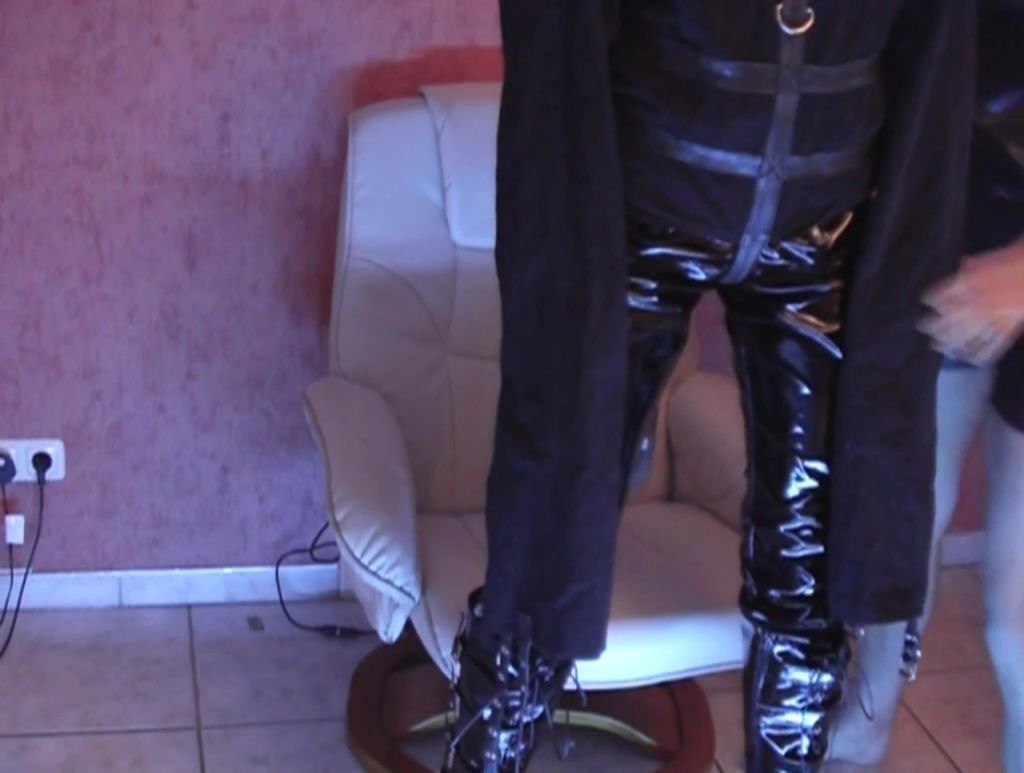 sexy foto nr. 6 von In Zwangsjacke benutzt