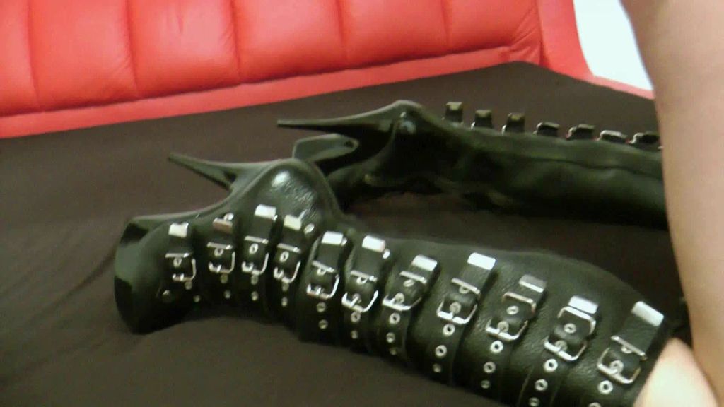 sexy foto nr. 1 von Hure in Hals und Fotze gebumst